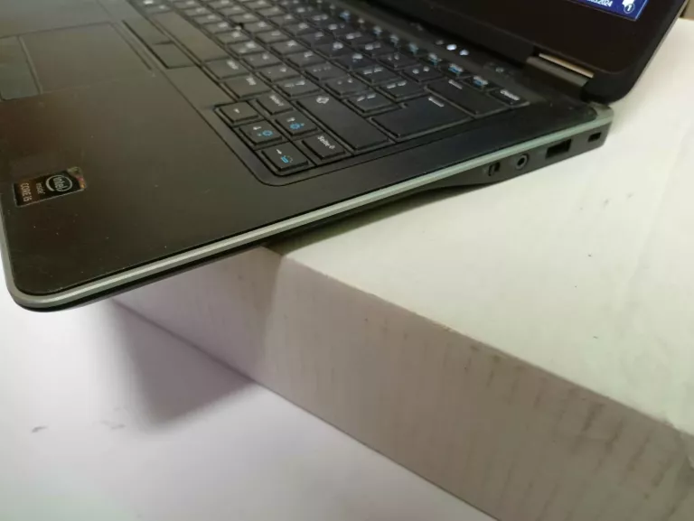 LAPTOP DELL E7440 I5 WIN 10 PRO 8GB RAM SSD