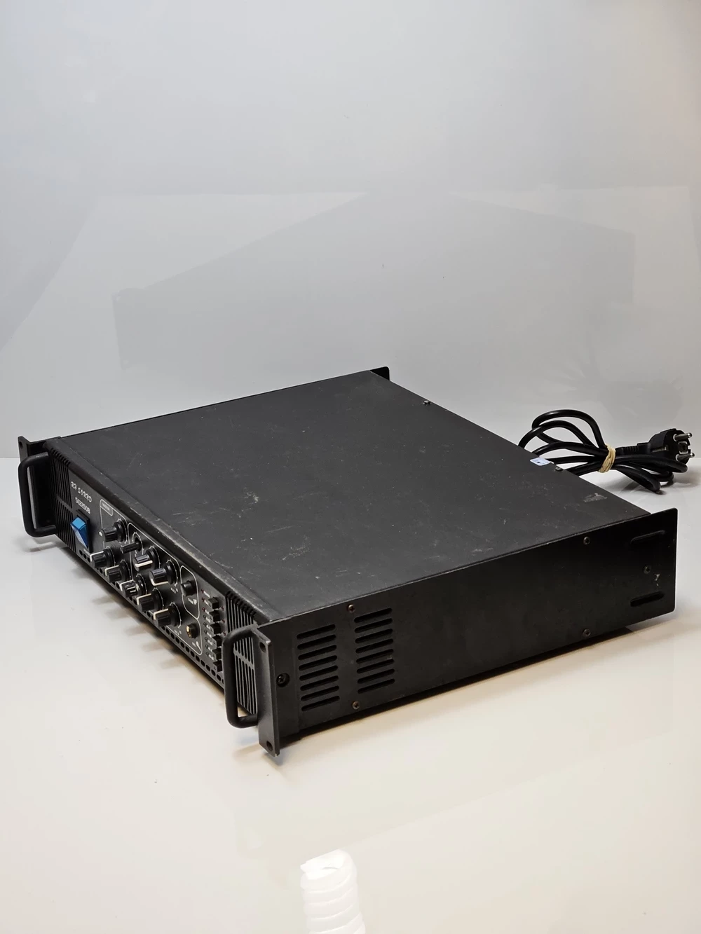 rh-sound-se2250b-wzmacniacz-radiowezlowy-250w-ean-gtin-4016032370871