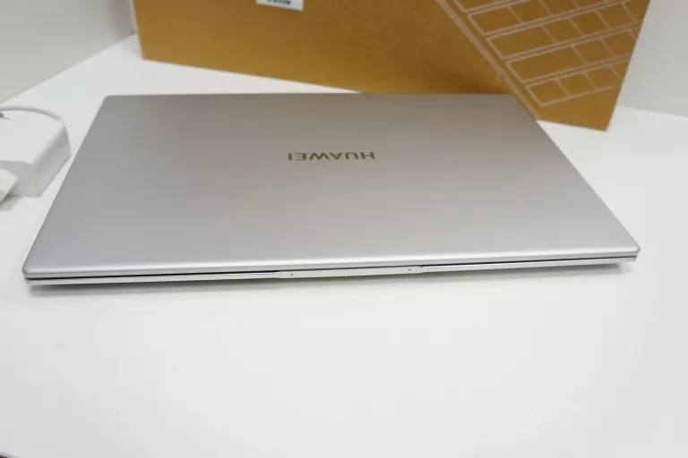 LAPTOP HUAWEI MATEBOOK D15 BOB-WAI9Q 8GB/ 256 GB SSD/ WIN11/I3-1011U