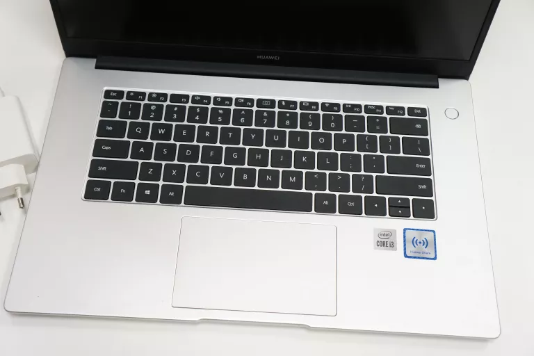 LAPTOP HUAWEI MATEBOOK D15 BOB-WAI9Q 8GB/ 256 GB SSD/ WIN11/I3-1011U