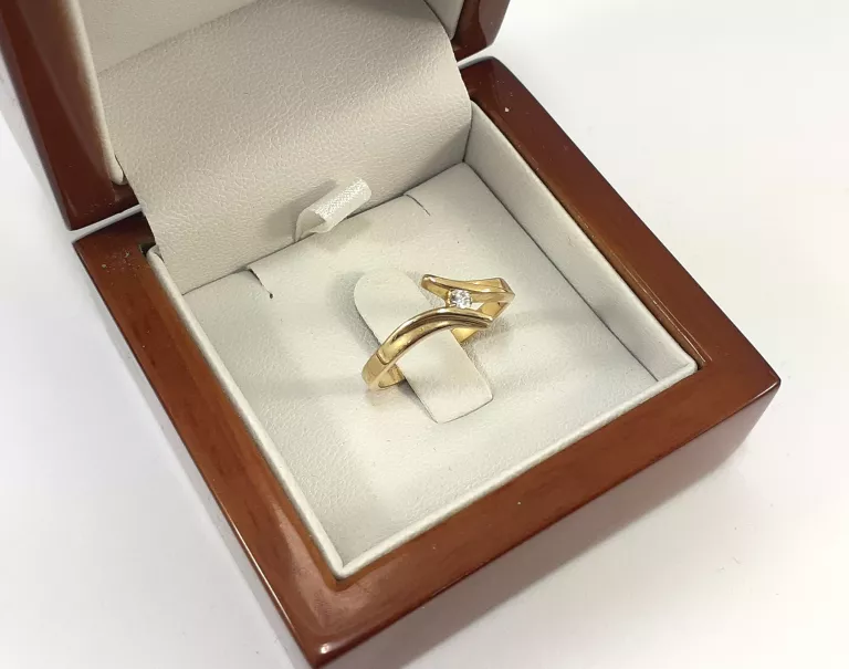 ZŁOTY PIERŚCIONEK 585 Z DIAMENTEM 0,06CT 2,46G ROZMIAR 16 CERTYFIKAT