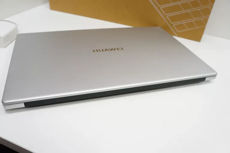 LAPTOP HUAWEI MATEBOOK D15 BOB-WAI9Q 8GB/ 256 GB SSD/ WIN11/I3-1011U