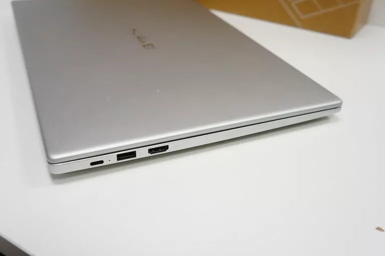 LAPTOP HUAWEI MATEBOOK D15 BOB-WAI9Q 8GB/ 256 GB SSD/ WIN11/I3-1011U