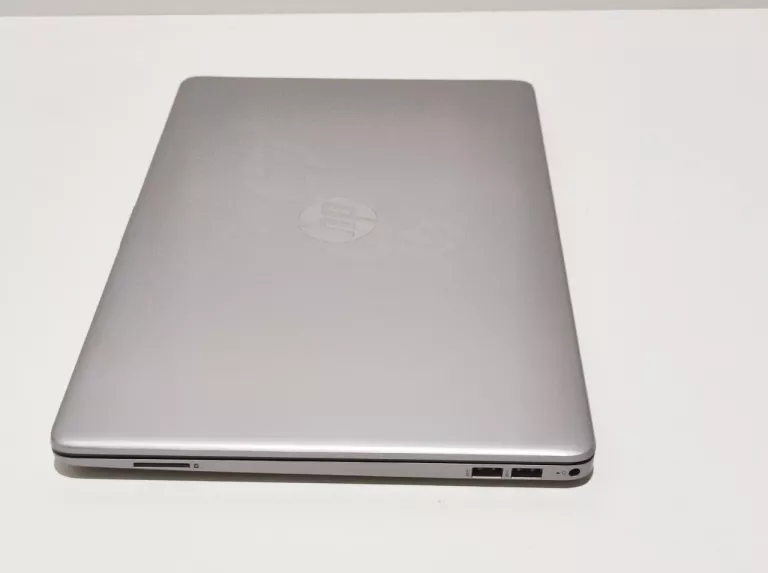 LAPTOP HP 250 G8