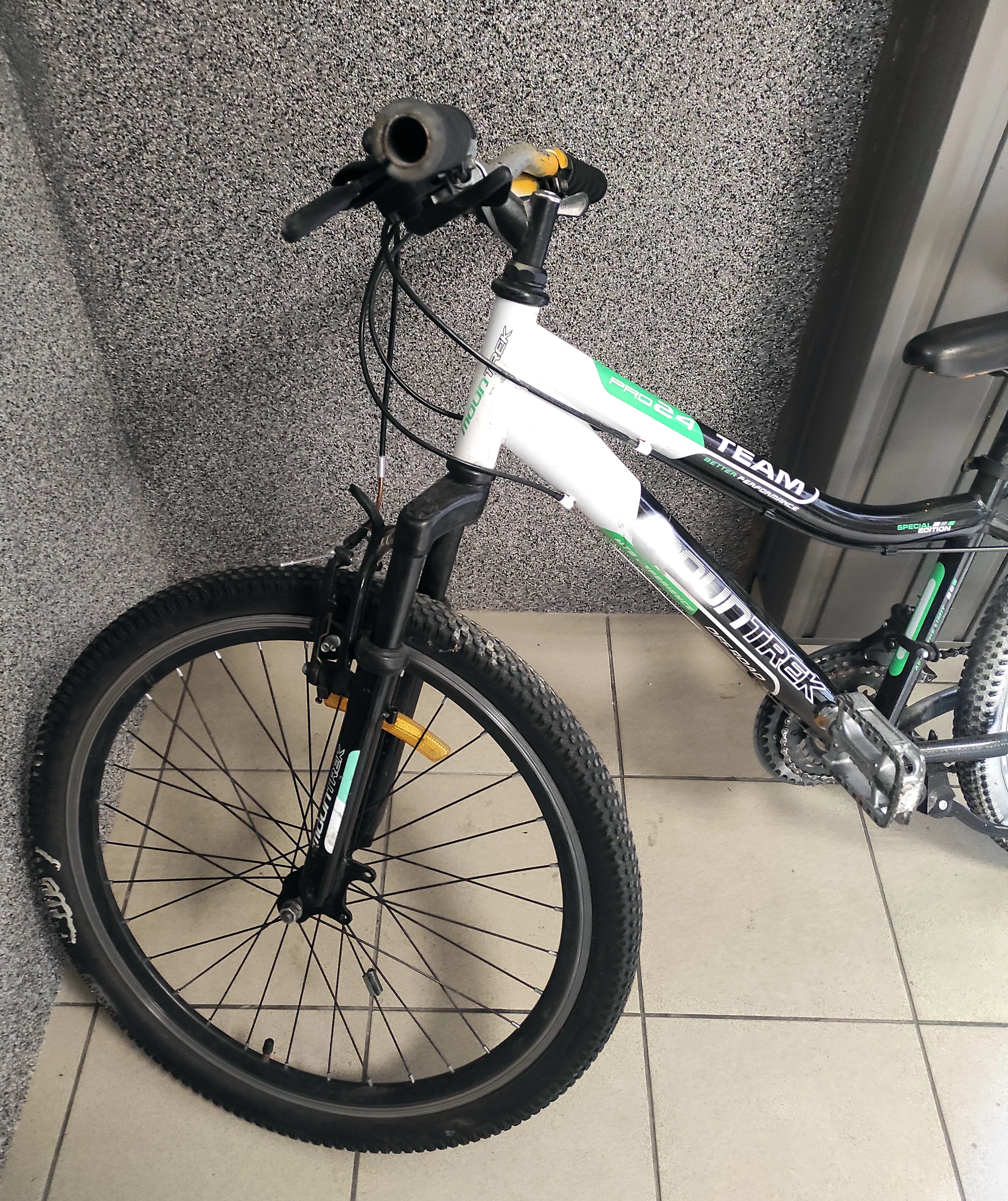 rower-gorski-mountrek-team-pro-24-stan-uzywany