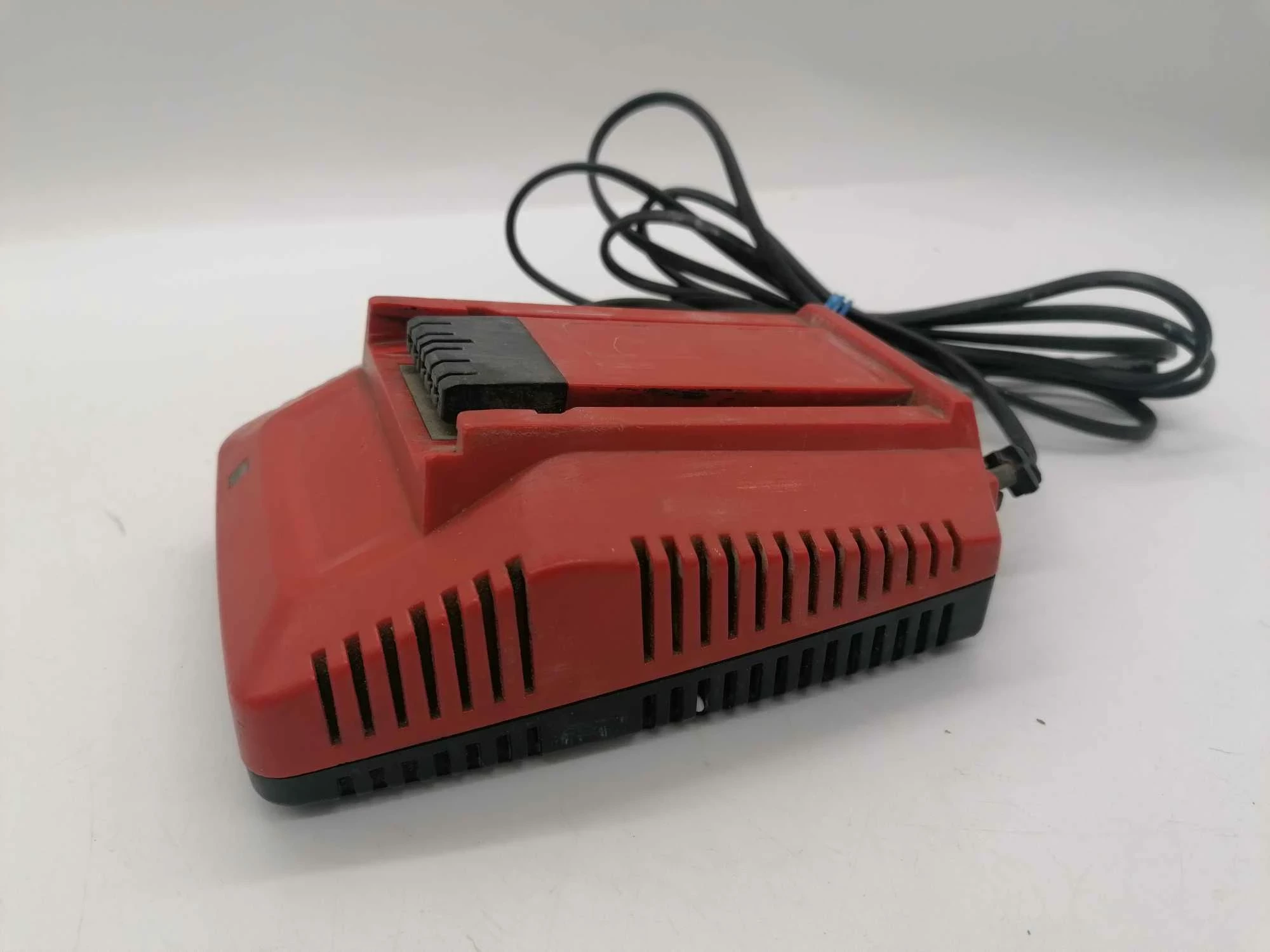 ladowarka-hilti-c-436-90-uszkodzona-pilsudskiego-4-oborniki