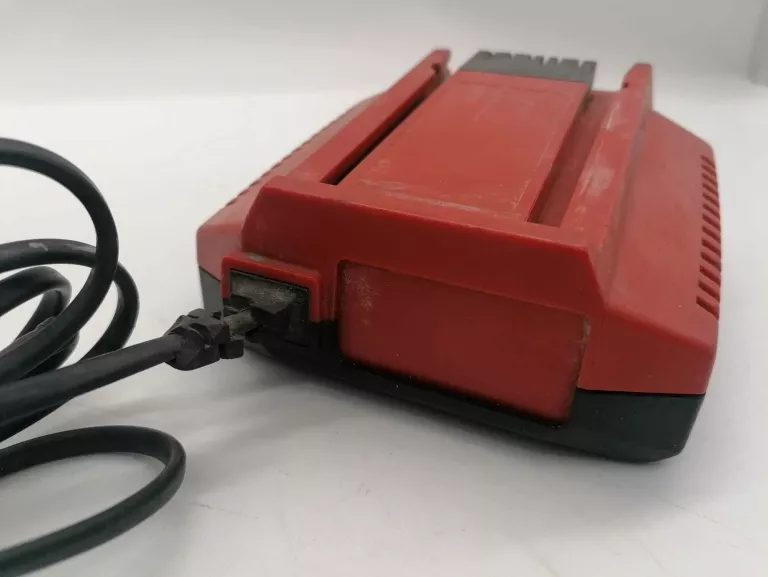 ŁADOWARKA HILTI C 4/36-90 USZKODZONA
