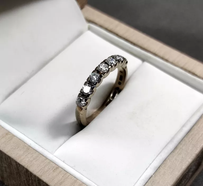 wyrob-jubilerski-uzywany-pierscionek-z-brylantami-r16-p750-biale-zloto-kolor-dominujacy-zloty