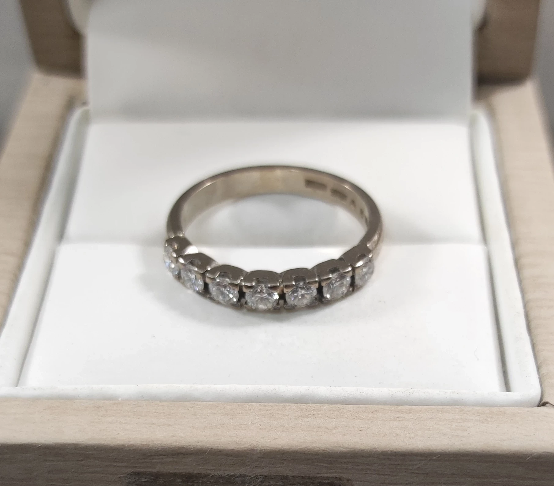 wyrob-jubilerski-uzywany-pierscionek-z-brylantami-r16-p750-biale-zloto-rodzaj-wyrob-jubilerski