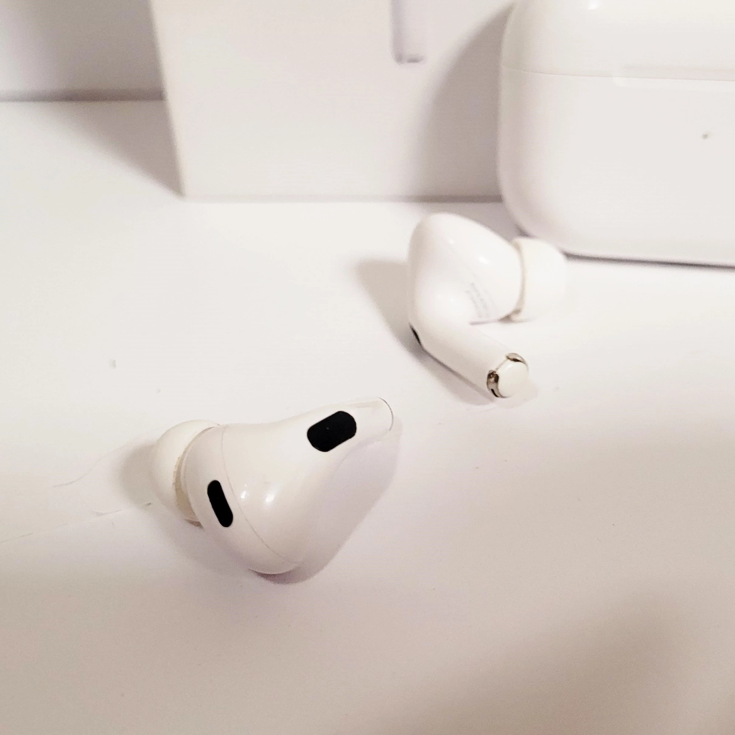 sluchawki-airpodspro-zamiennik-kolor-dominujacy-129357-9