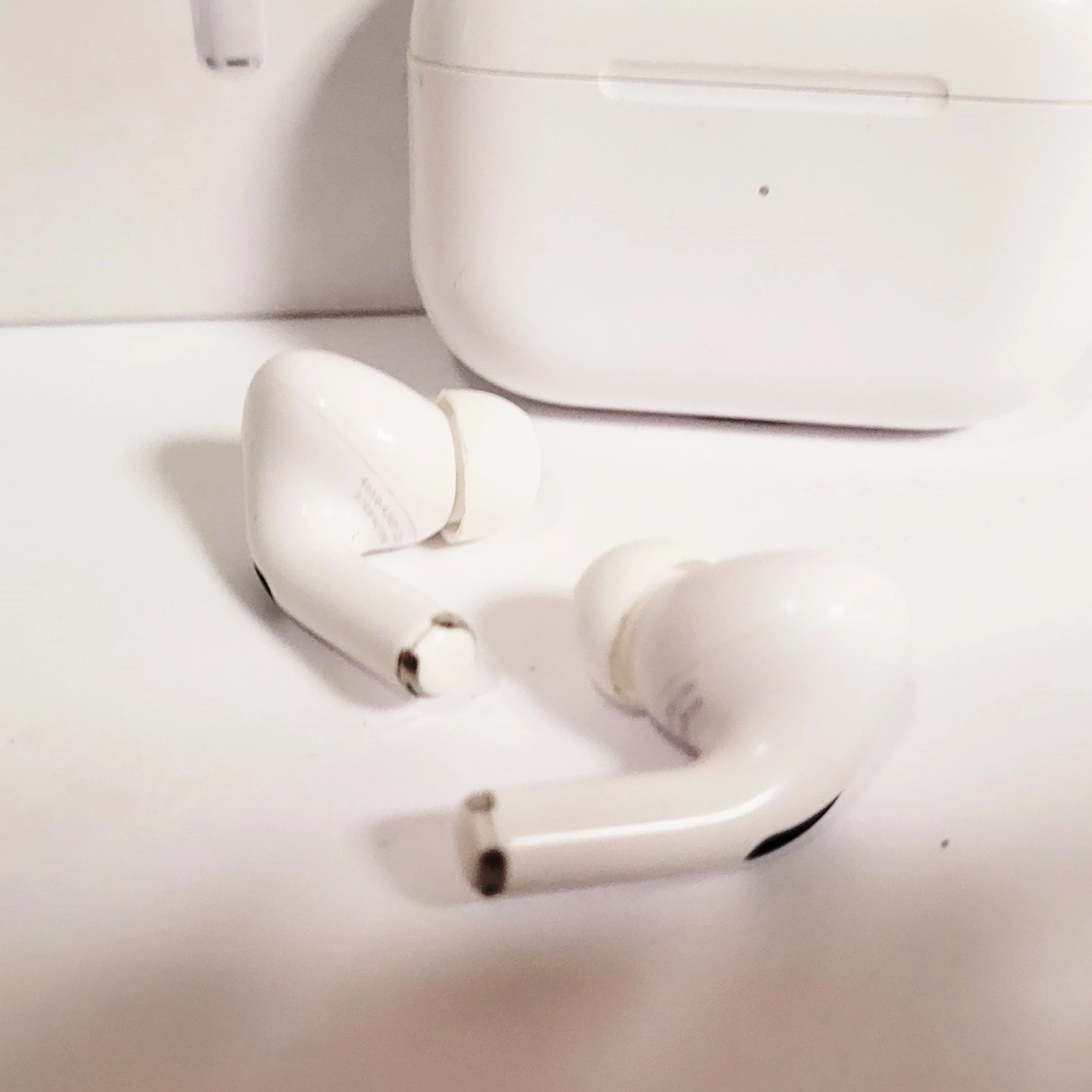 sluchawki-airpodspro-zamiennik-stan-11323-2