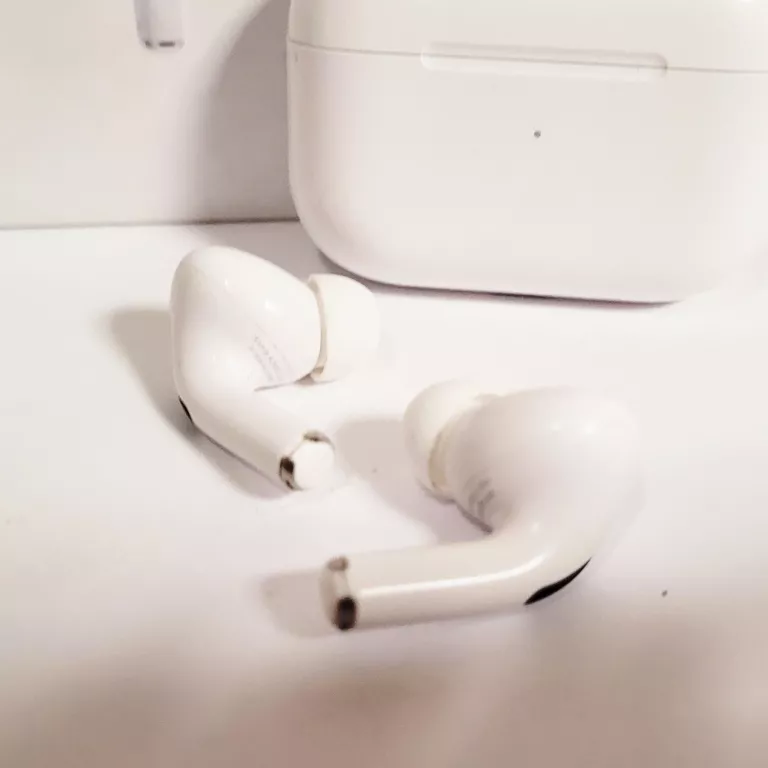 sluchawki-airpodspro-zamiennik-stan-11323-2