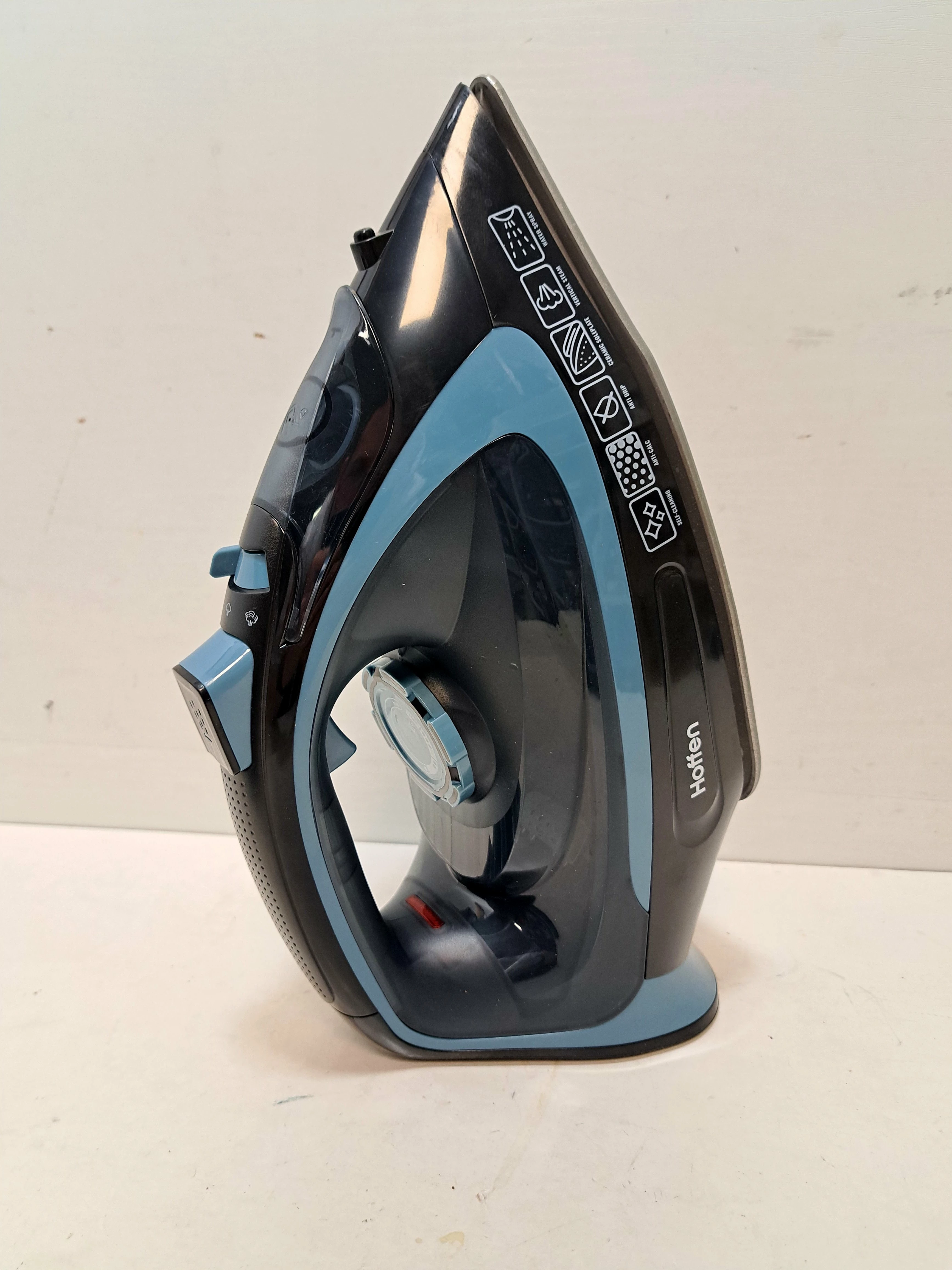 zelazko-bezprzewodowe-hoffen-csi-4179-polecam-kolor-dominujacy-czarny