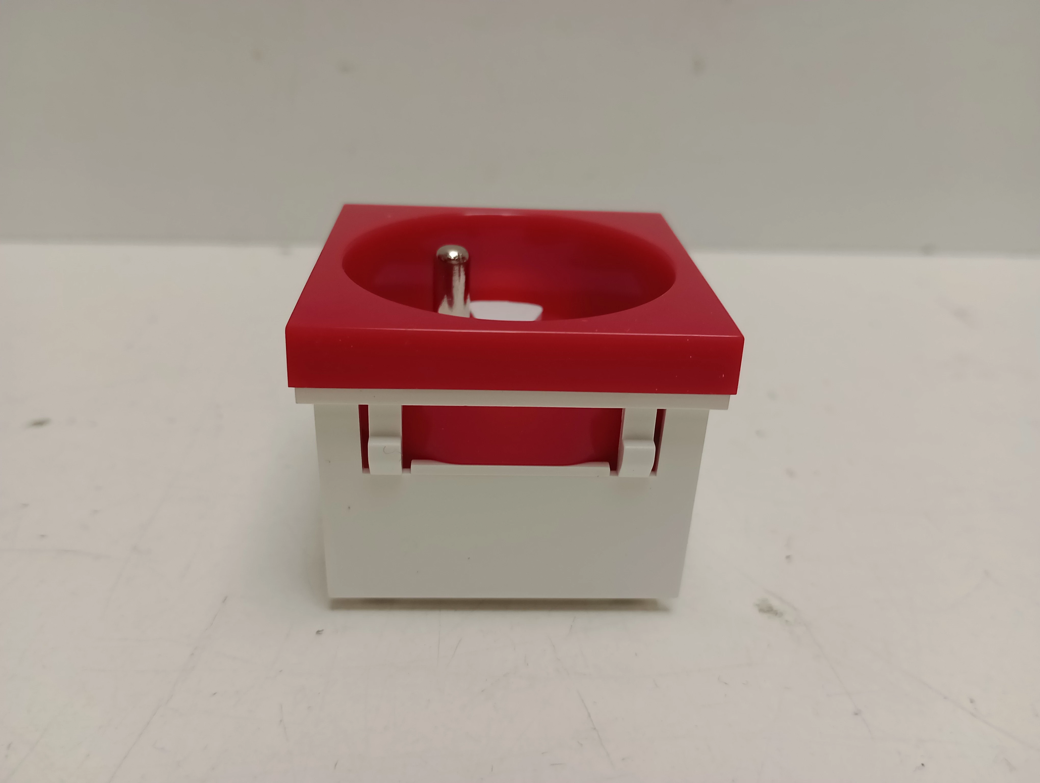 modularne-gniazdo-elektryczne-alantec-2pz-45x45-data-z-kluczem-czerwon-liczba-gniazdek-18714-1