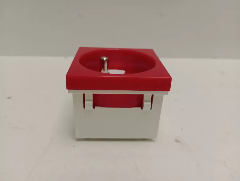 modularne-gniazdo-elektryczne-alantec-2pz-45x45-data-z-kluczem-czerwon-liczba-gniazdek-18714-1