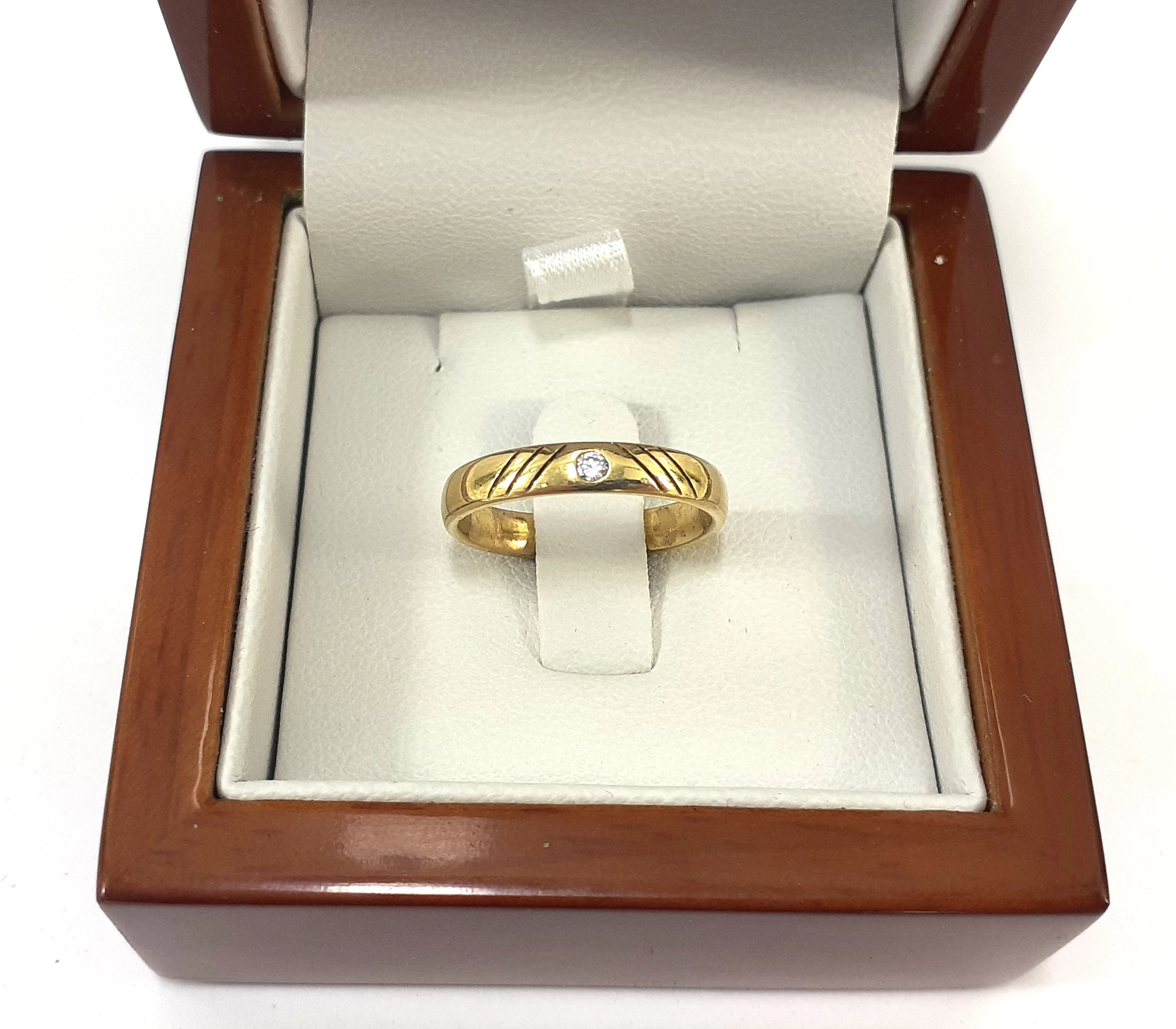 zloty-pierscionek-z-brylantem-004ct-585-326g-rozmiar-12-certyfikat-ean-gtin-5904237016399