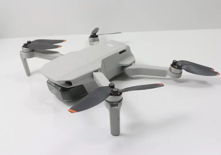 dron-dji-mini-2-ultra-light-249-g-pilot-marka-dji