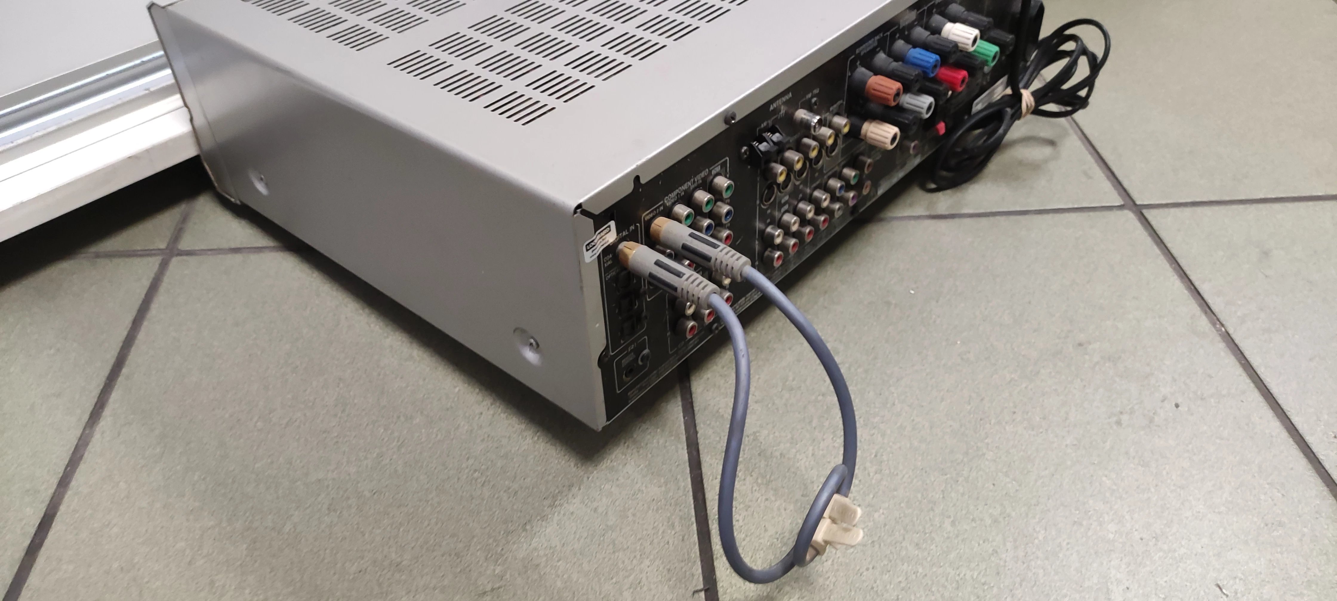 amplituner-onkyo-tx-sr504e-pilot-komunikacja-brak