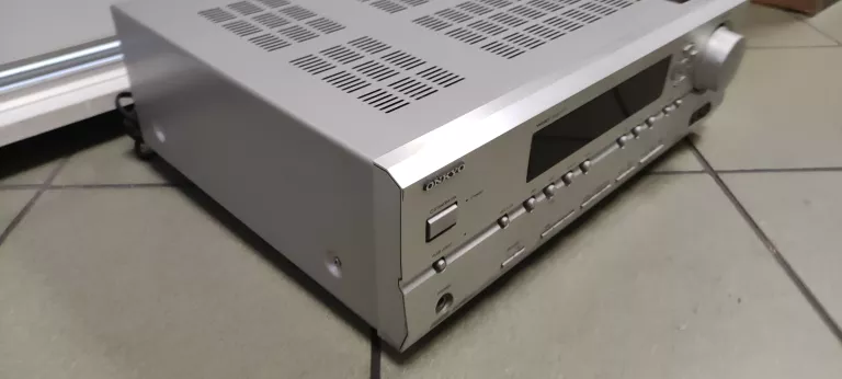amplituner-onkyo-tx-sr504e-pilot-kolor-srebrny