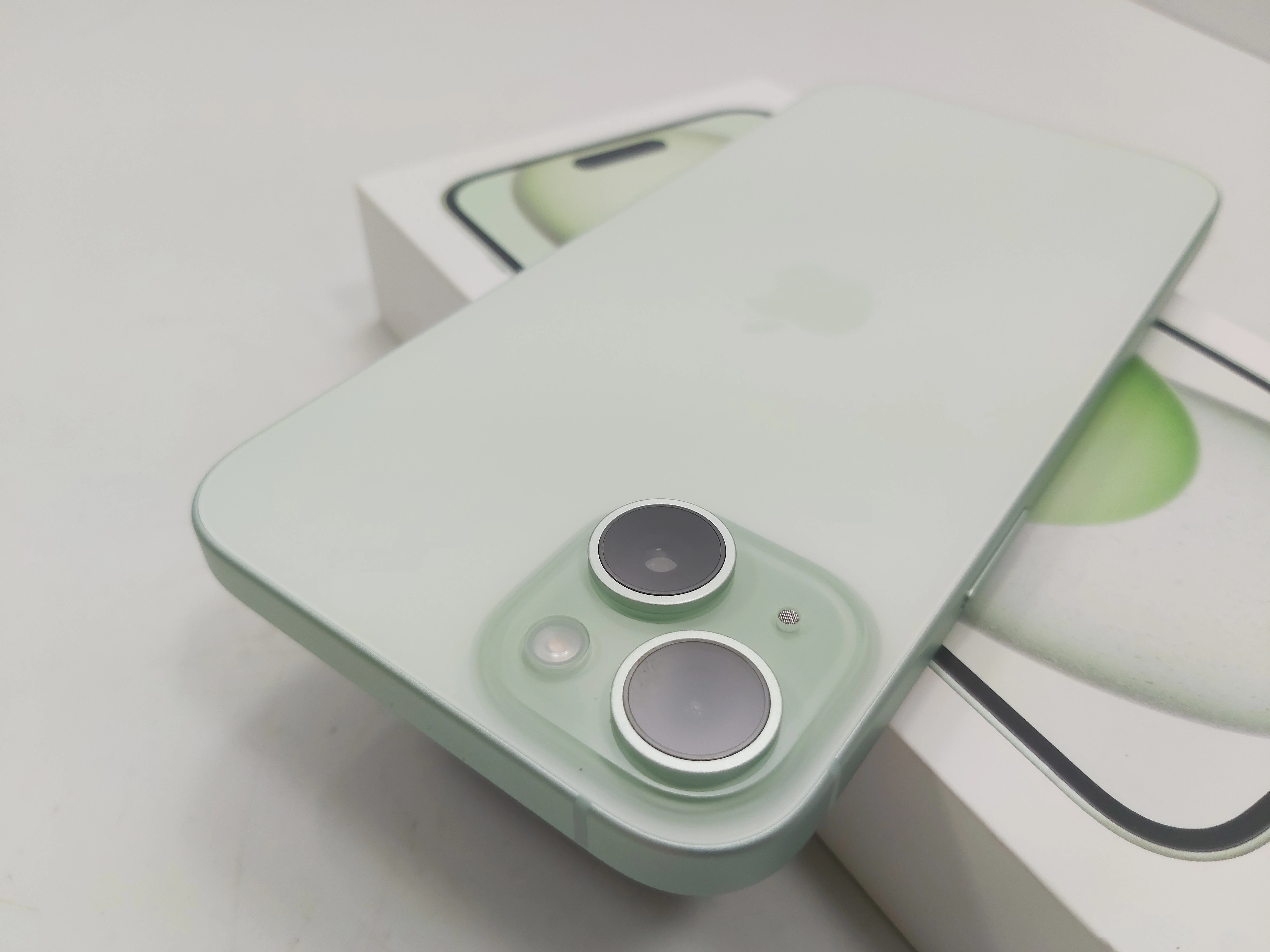 telefon-apple-iphone-15-plus-128-gb-green-100-kolor-zielony