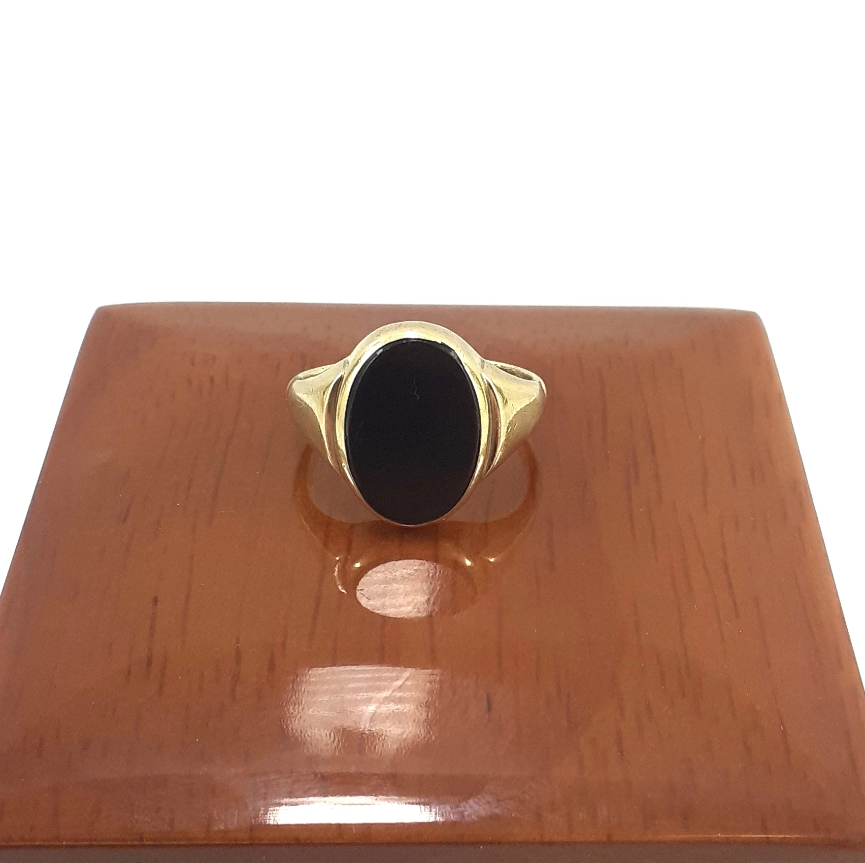 zloty-pierscionek-z-onyksem-333-247g-12-material-zloto