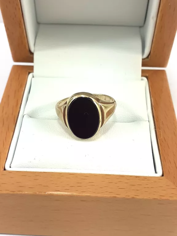 zloty-pierscionek-z-onyksem-333-247g-12-stan-uzywany