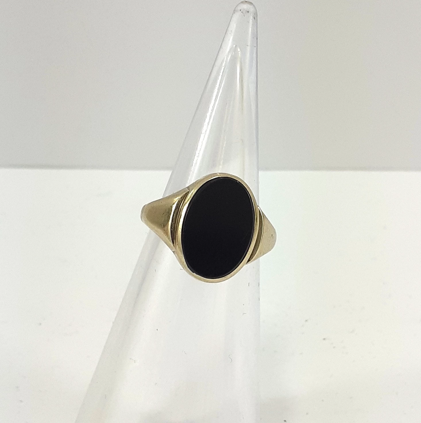 zloty-pierscionek-z-onyksem-333-247g-12-waga-194