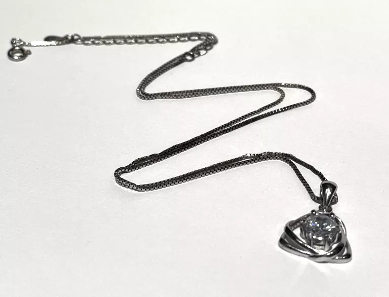 SREBRNY ŁAŃCUSZEK DAMSKI Z ZAWIESZKĄ 925 3,90