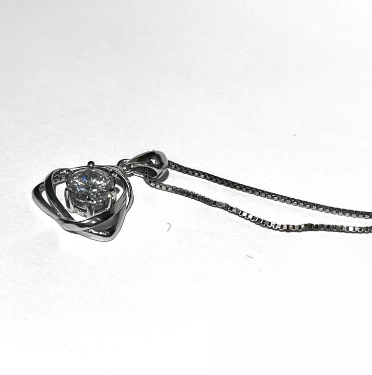 SREBRNY ŁAŃCUSZEK DAMSKI Z ZAWIESZKĄ 925 3,90