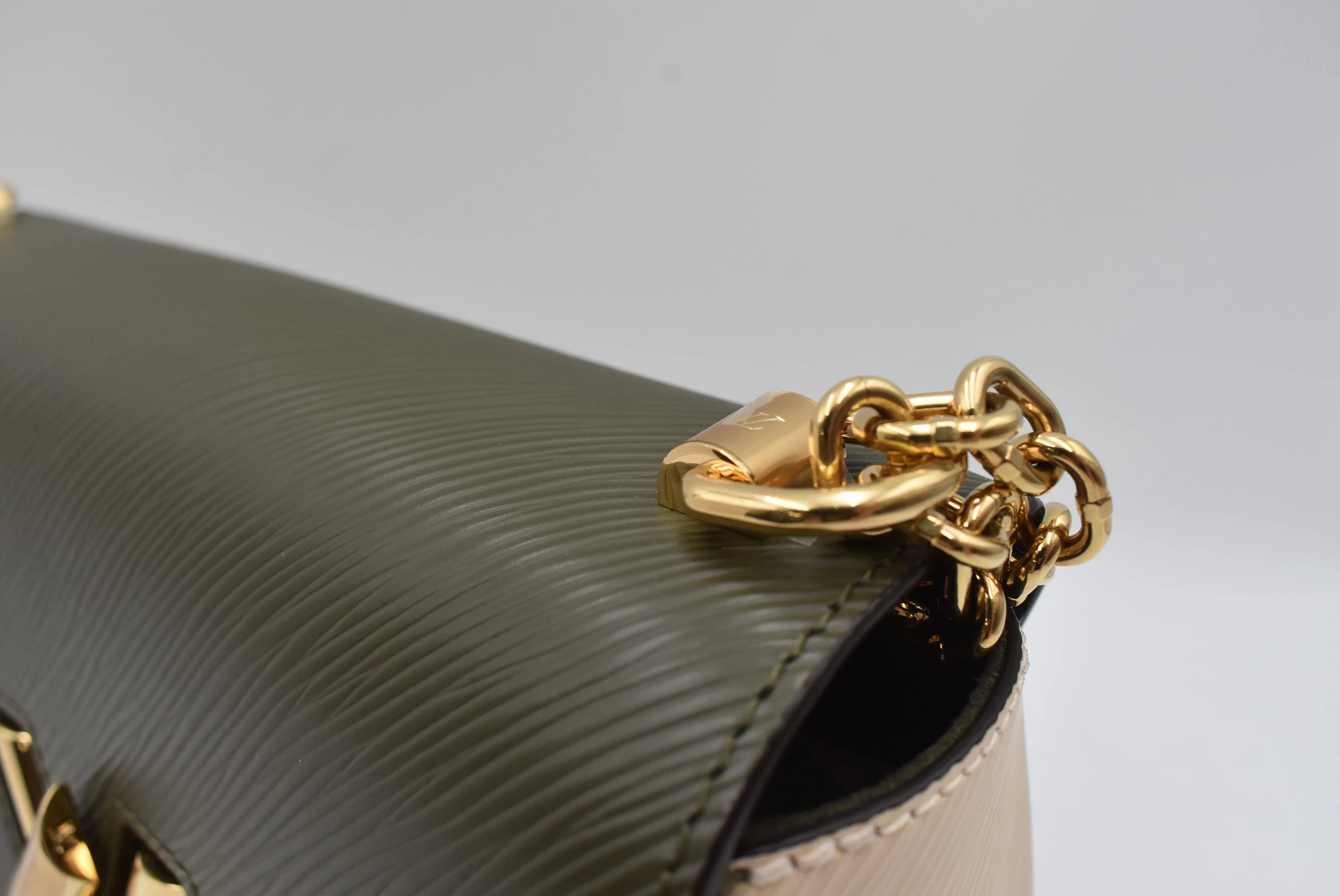 torebka-louis-vuitton-twist-mm-wysokosc-1700