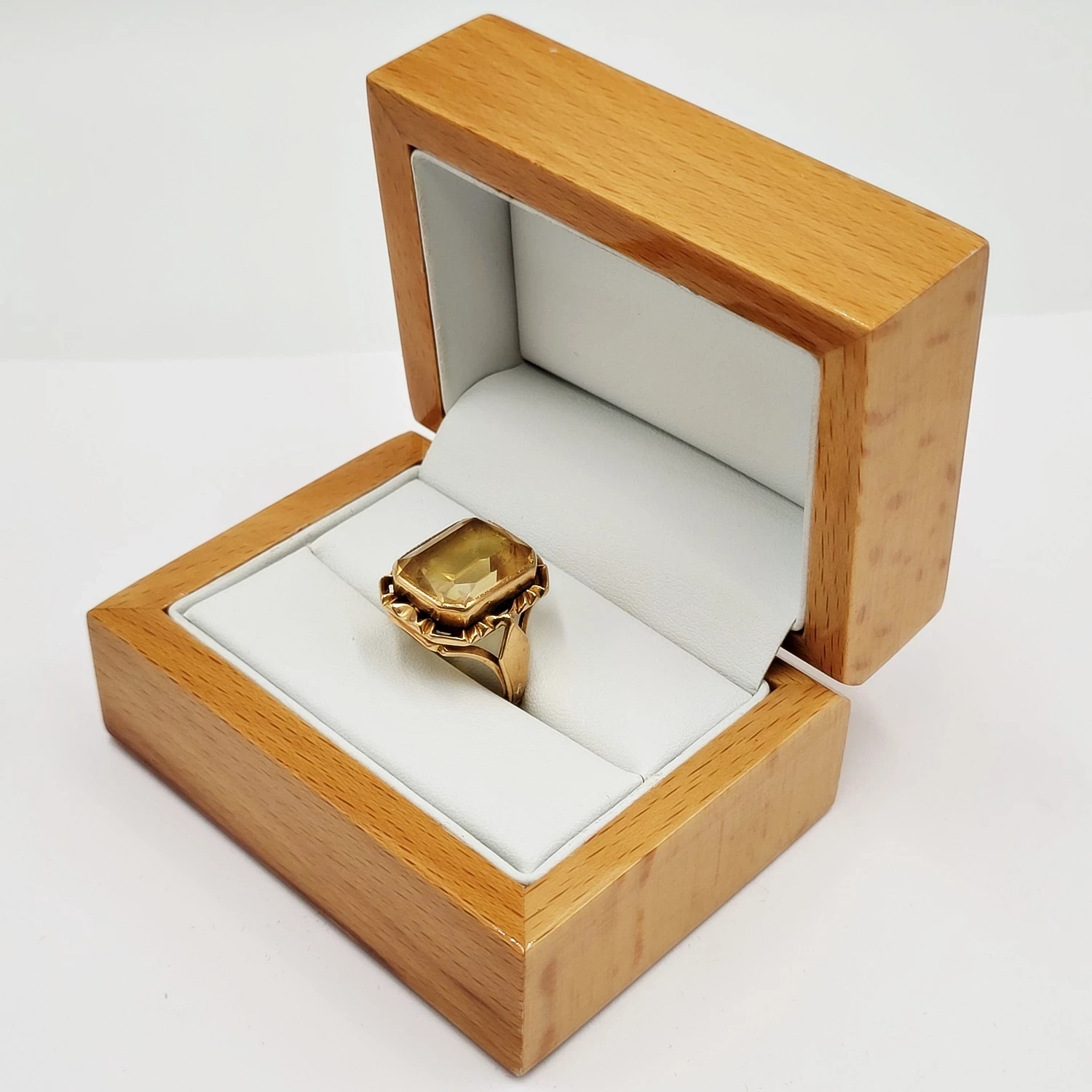 piekny-stary-zloty-pierscionek-z-cytrynem-prl-585-marka-bez-marki