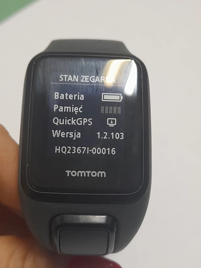 zegarek-tomtom-adventure-golfer-kolor-dominujacy-odcienie-szarosci