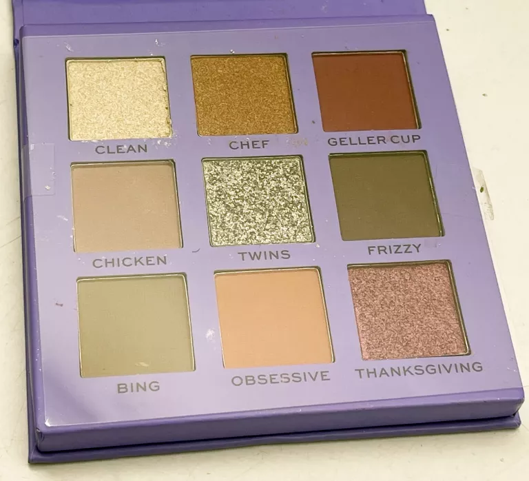 MAKEUP REVOLUTION REVOLUTION X FRIENDS PALETA CIEN MONICA