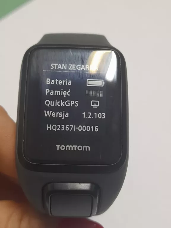 zegarek-tomtom-adventure-golfer-kolor-dominujacy-odcienie-szarosci