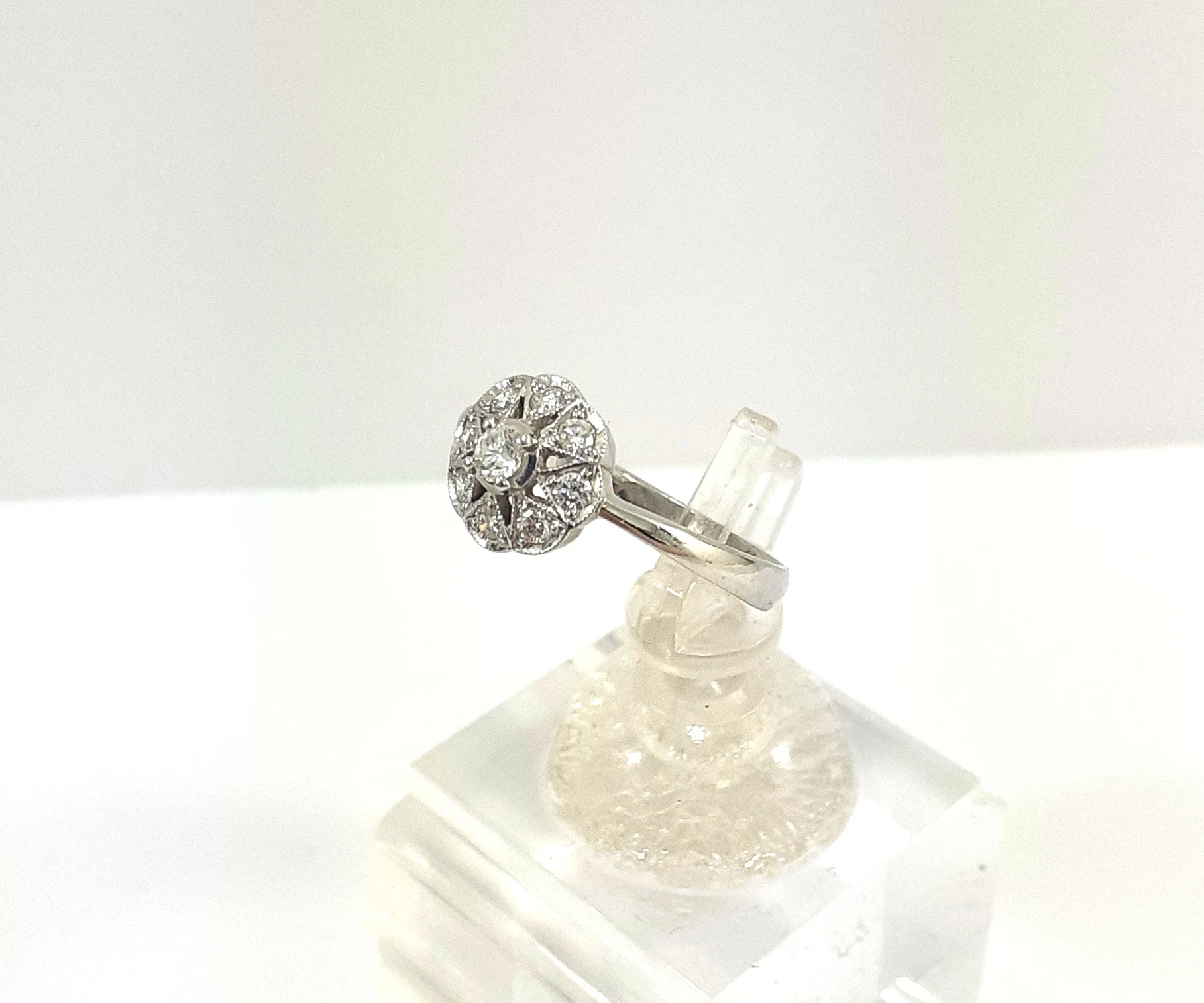 zloty-pierscionek-z-brylantami-024ct-750-259g-r11-certyfikat-marka-248811-950468