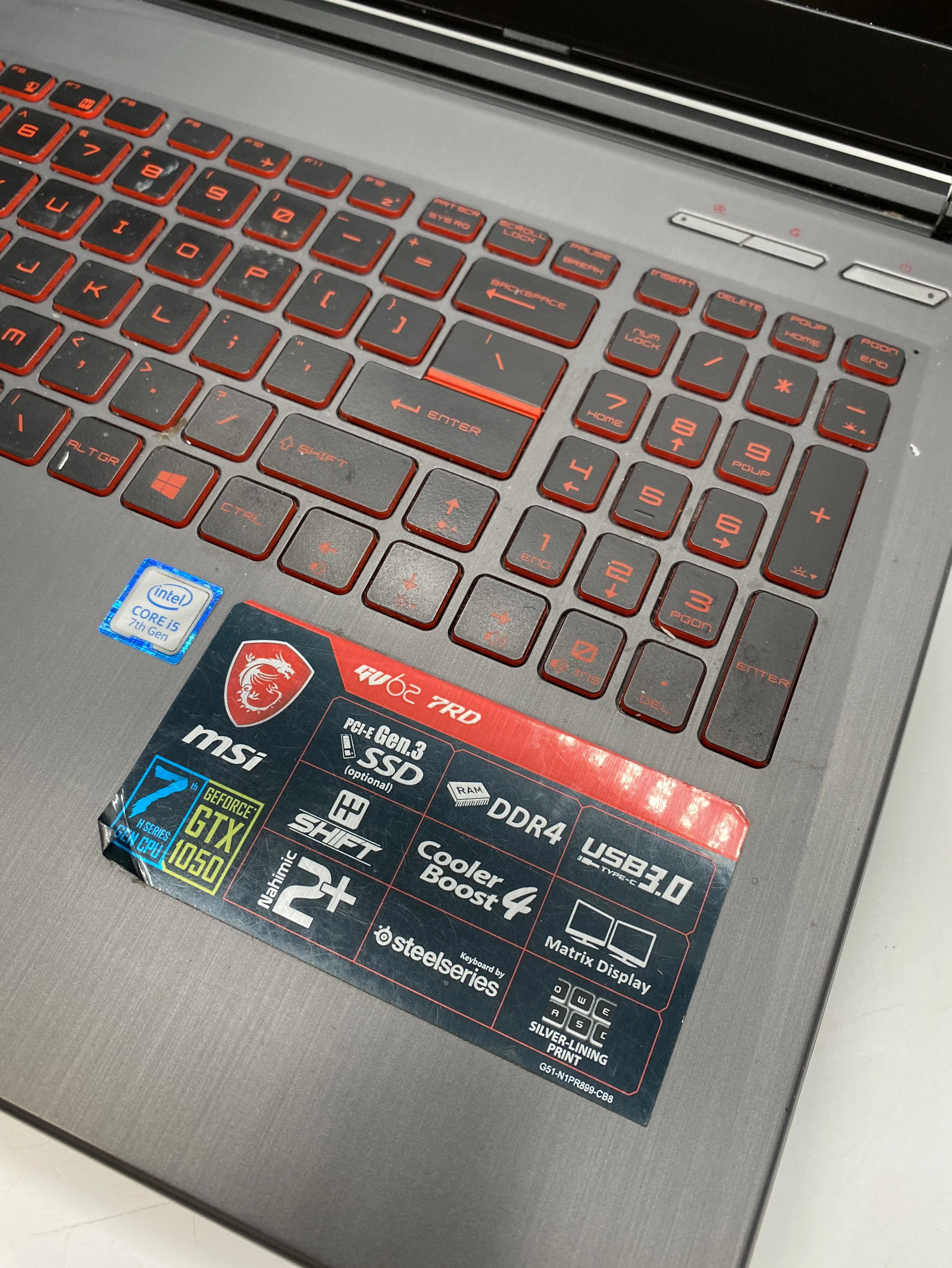 laptop-msi-gv62-7rd-zasilacz-rozdzielczosc-px-1920-x-1080
