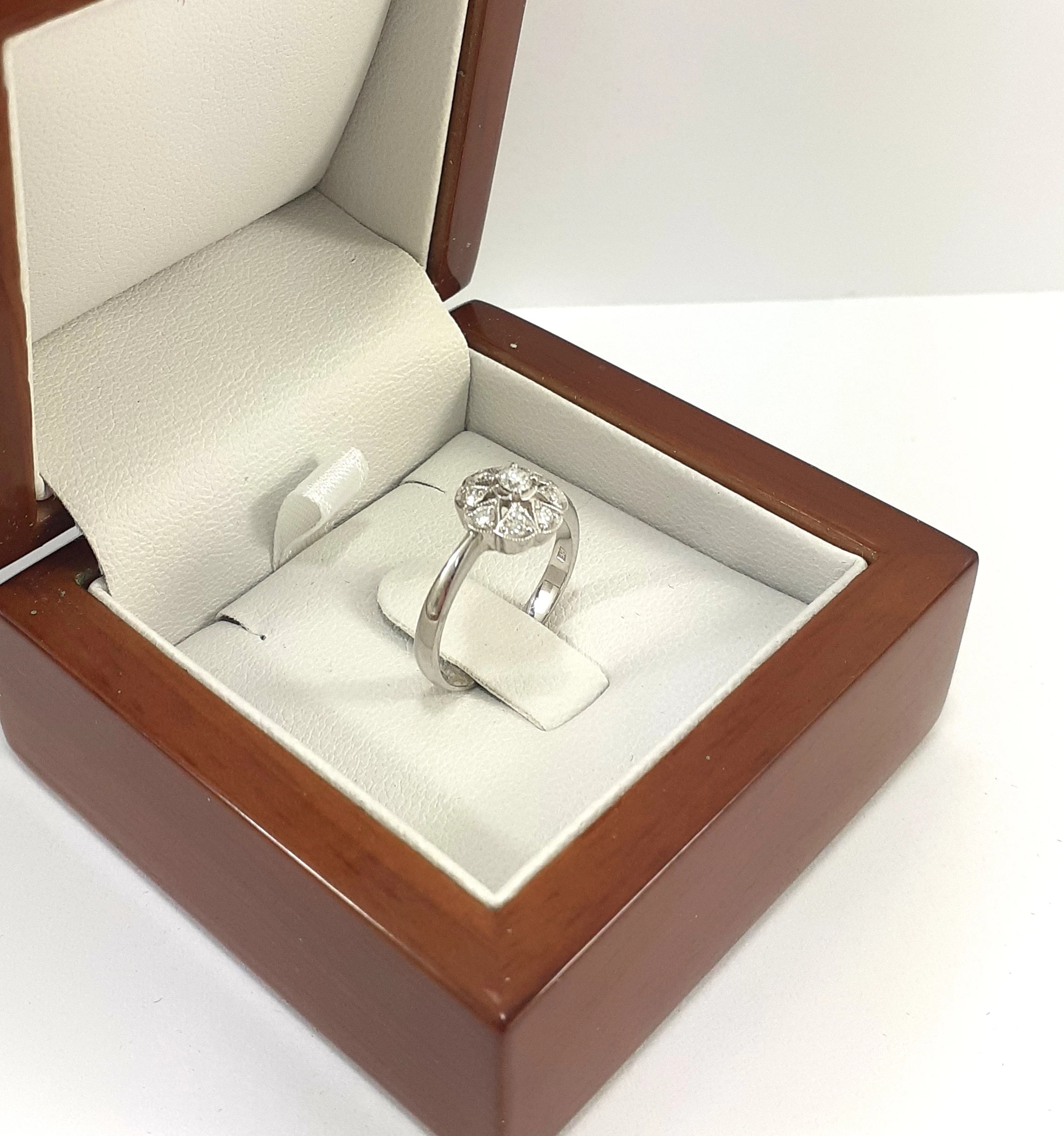 zloty-pierscionek-z-brylantami-024ct-750-259g-r11-certyfikat-rodzaj-2205-16