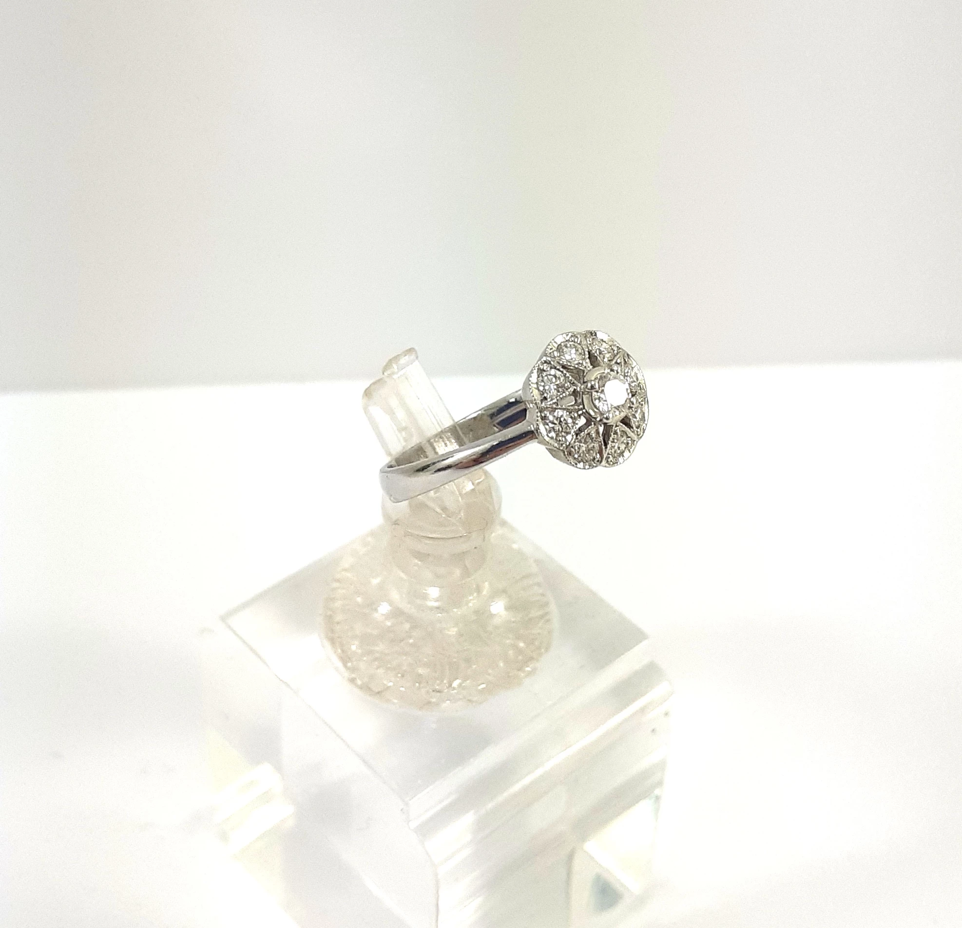 zloty-pierscionek-z-brylantami-024ct-750-259g-r11-certyfikat-plec-15851-1