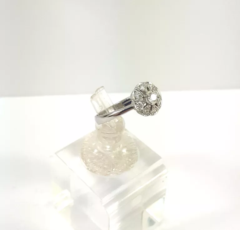 zloty-pierscionek-z-brylantami-024ct-750-259g-r11-certyfikat-plec-15851-1