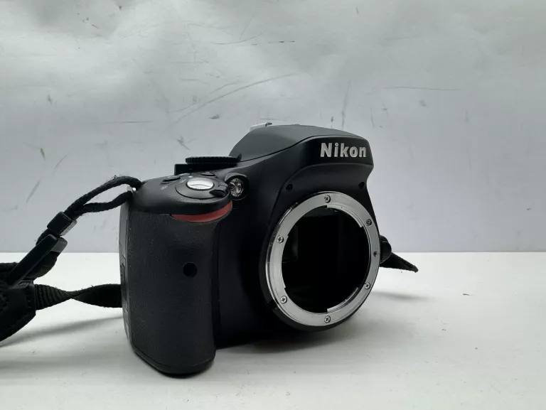 NIKON D5100 + NIKKOR 18-105 MM PRZEBIEG 11915
