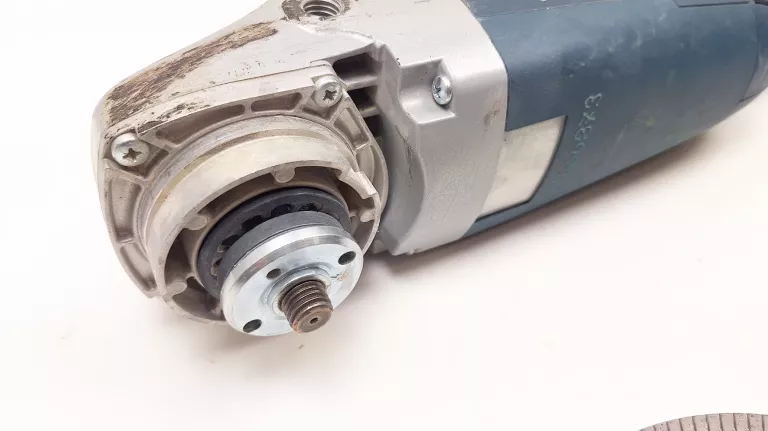 BOSCH SZLIFIERKA KĄTOWA GWS 26-230/OPAKOWANIE/STAN B.DOBRY