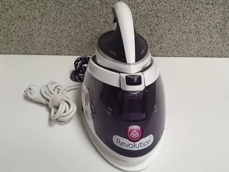 STACJA PAROWA PHILIPS GC7635