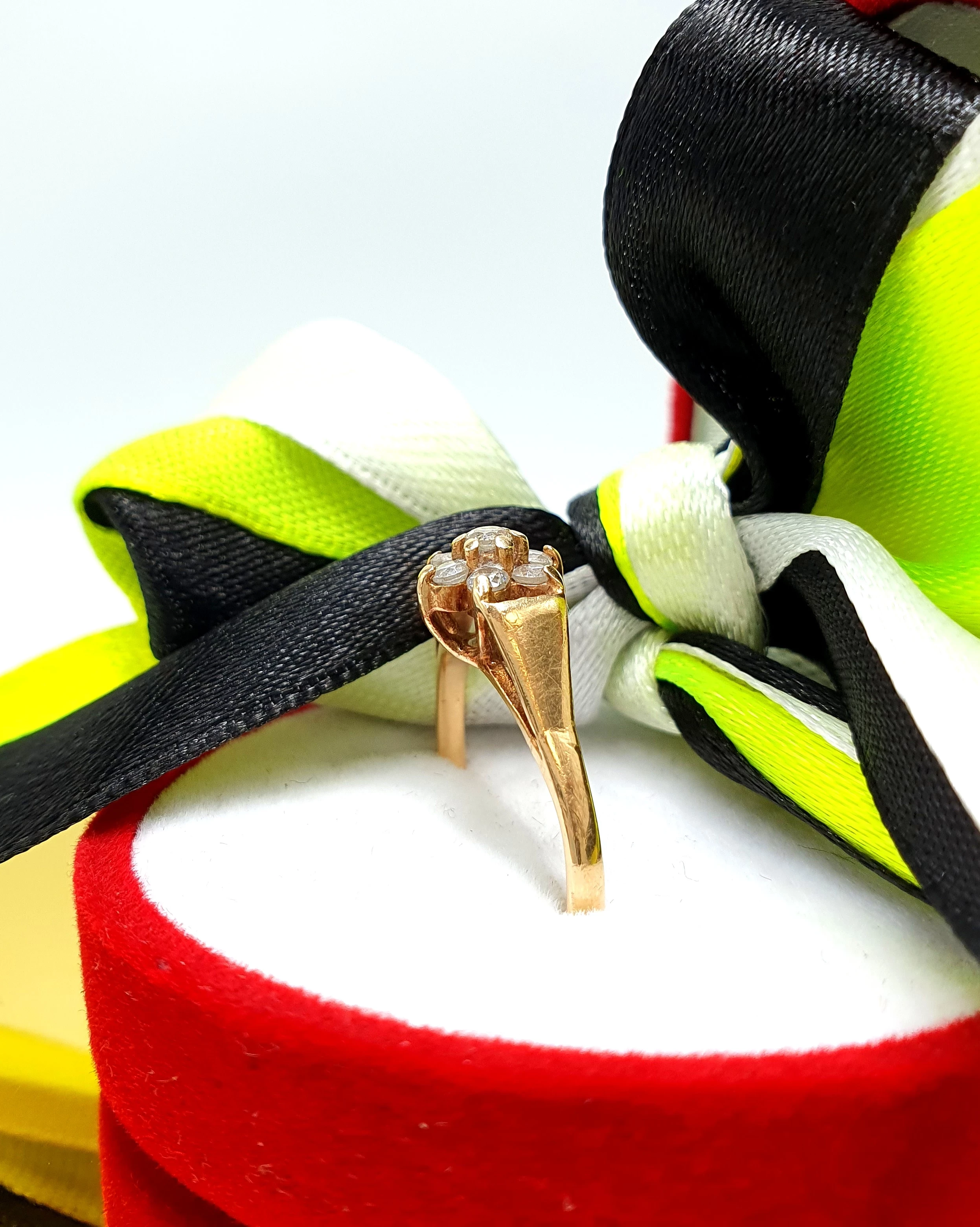 zloty-pierscionek-kwiatek-z-cyrkonii-585-197g-r13-ean-gtin-5900025305355