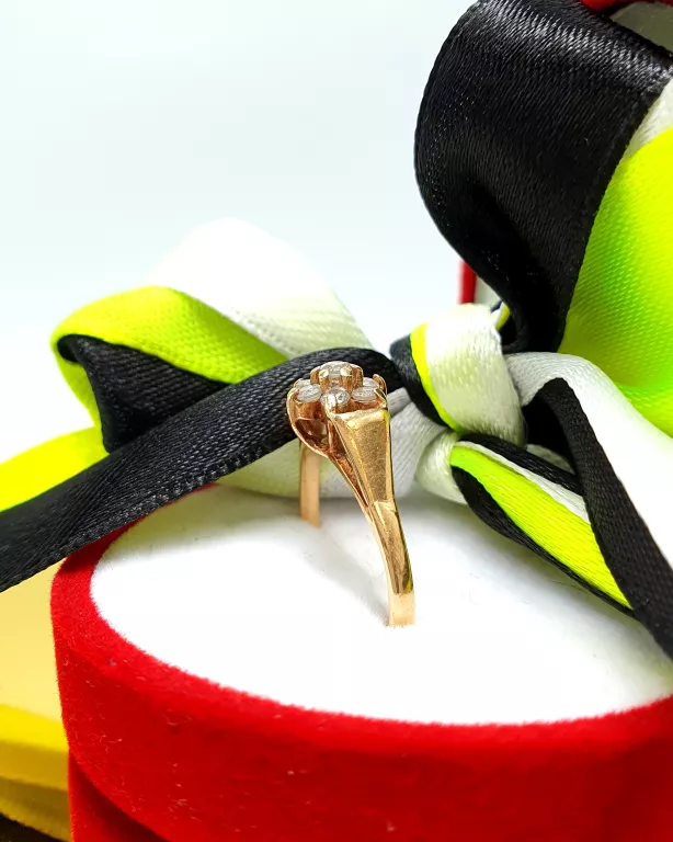 ZŁOTY PIERŚCIONEK KWIATEK Z CYRKONII 585 1,97G R13