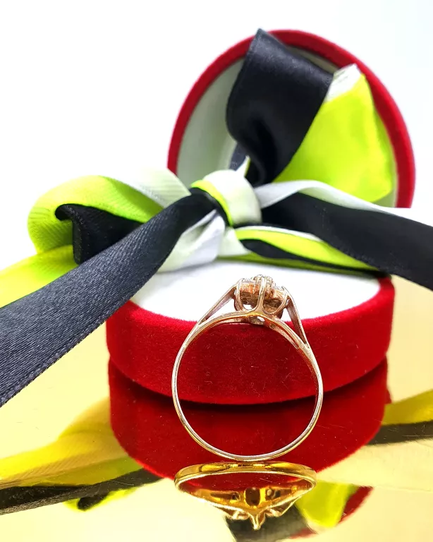 ZŁOTY PIERŚCIONEK KWIATEK Z CYRKONII 585 1,97G R13