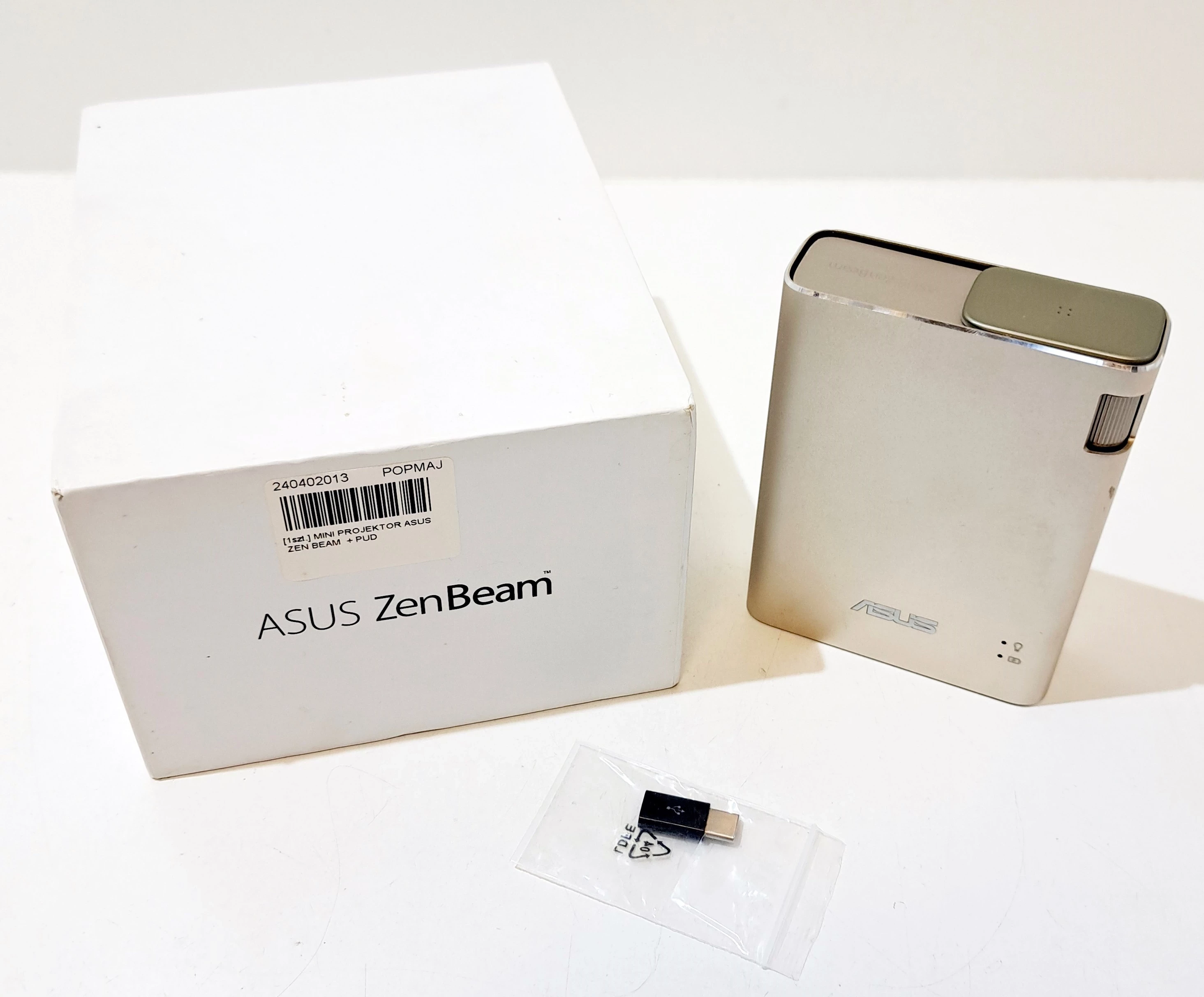 mini-projektor-asus-zenbeam-e1z-jana-pawla-ii-41a-warszawa