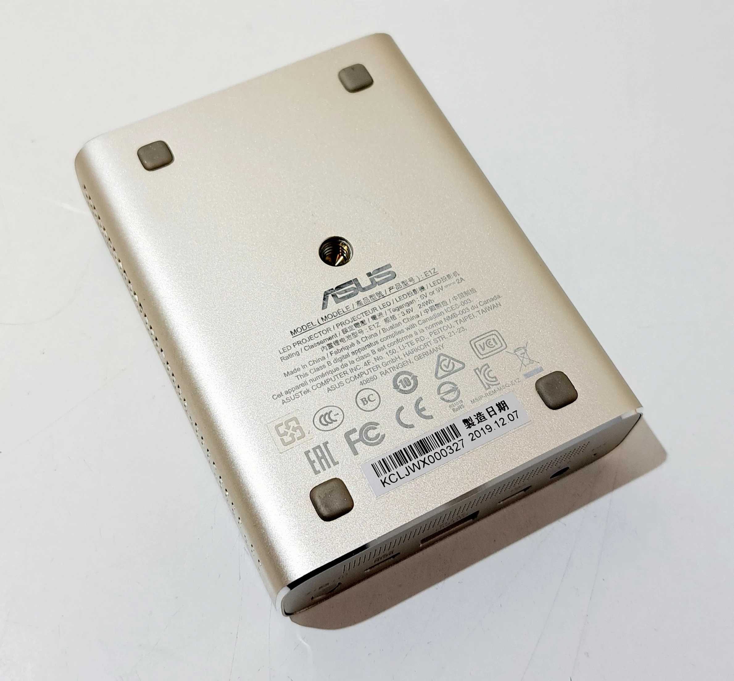 mini-projektor-asus-zenbeam-e1z-rozdzielczosc-podstawowa-px-204829-221777