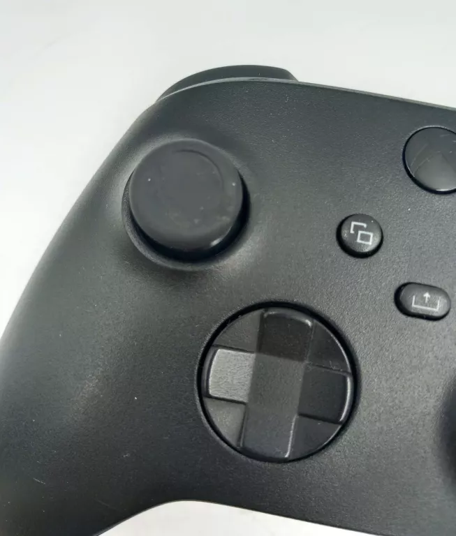 PAD DO XBOX SERIES X/USZKODZONE GUMKI NA ANALOGACH