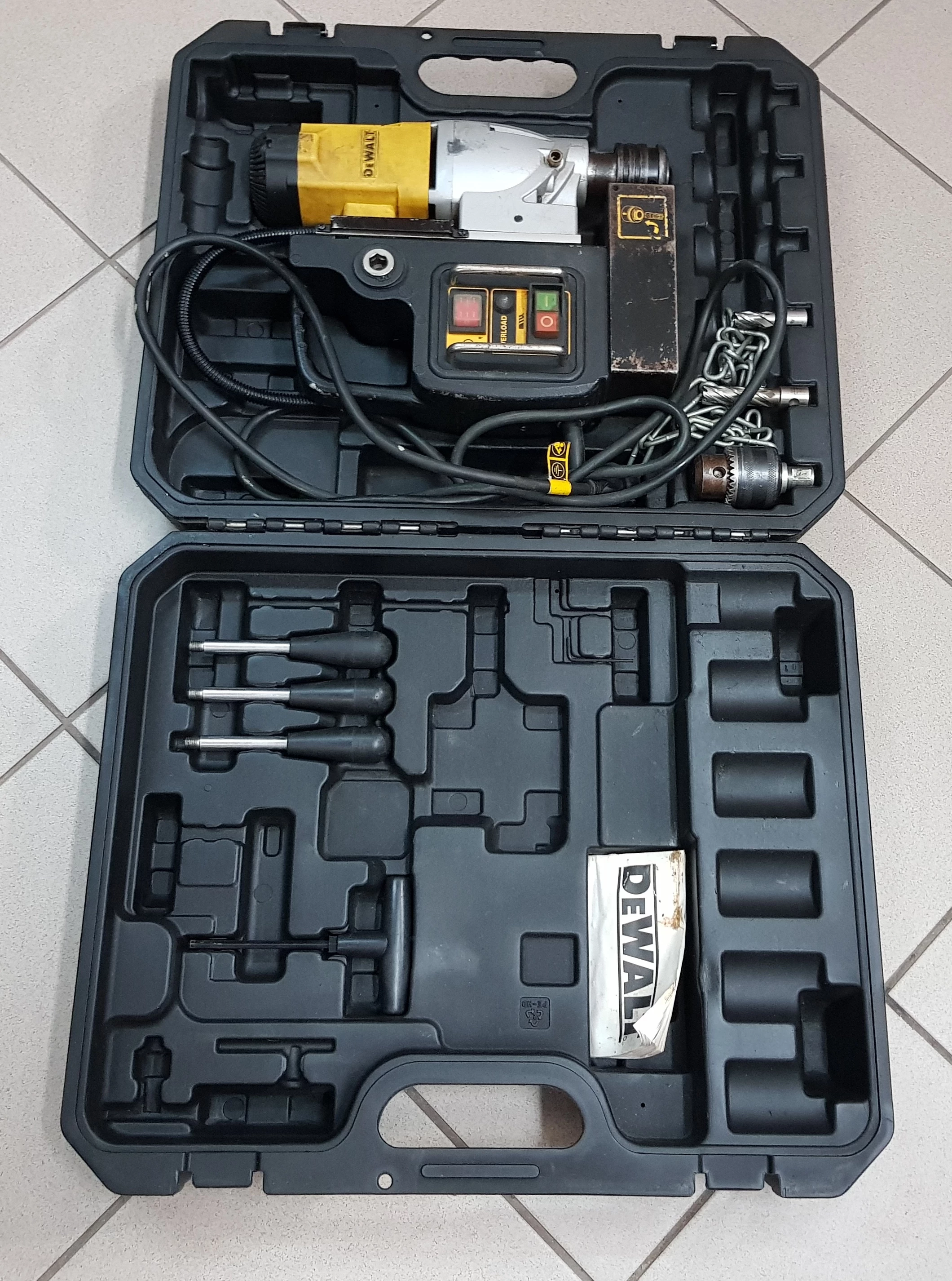 wiertarka-magnetyczna-1200w-dewalt-dwe1622k-ak-11-elk