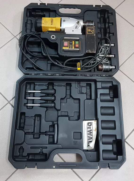 wiertarka-magnetyczna-1200w-dewalt-dwe1622k-ak-11-elk